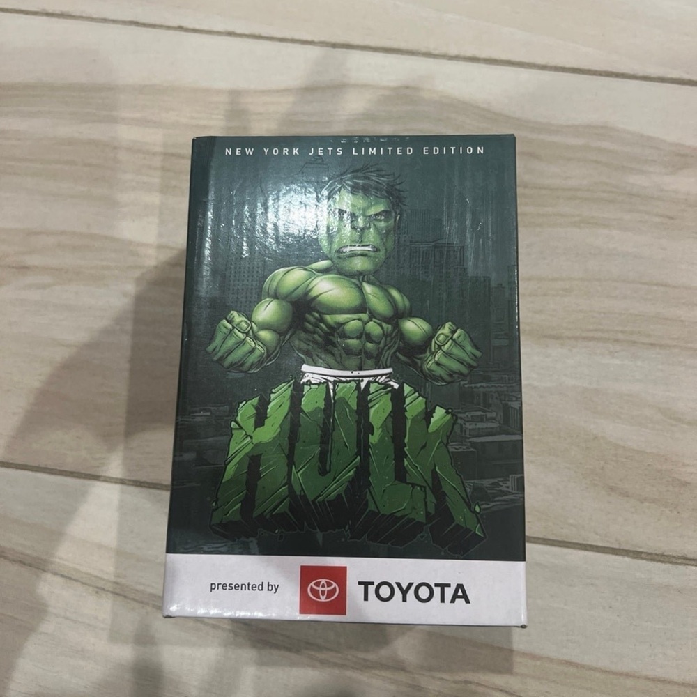 Marvel Hulk Green Figure Box